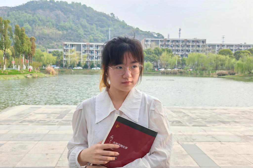 <b>叶薇【2024-2025学年“十佳大学生提名奖”】</b>