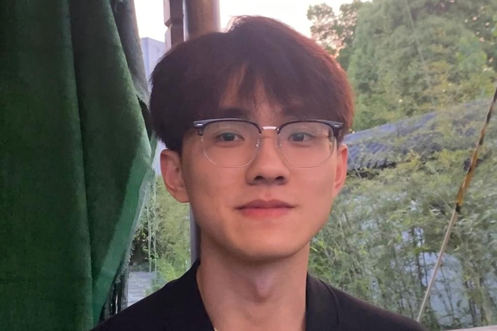 <b>何柚锡【2023-2024学年”十佳学习标兵提名奖“】</b>